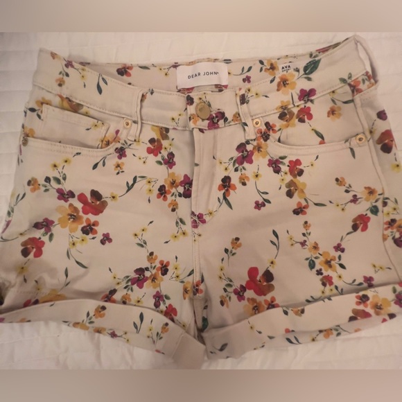 Dear John Ava Cuffed Short in Mardi Gras 27
Small NWOT - Picture 2 of 6